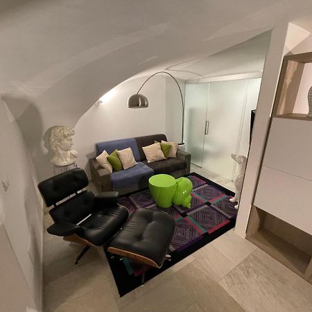 Apartament Loft “Cinema Galleria” Bari Zewnętrze zdjęcie