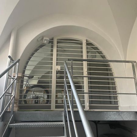 Apartament Loft “Cinema Galleria” Bari Zewnętrze zdjęcie