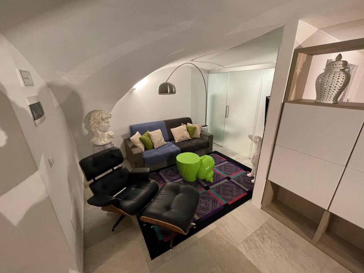 Apartament Loft “Cinema Galleria” Bari Zewnętrze zdjęcie