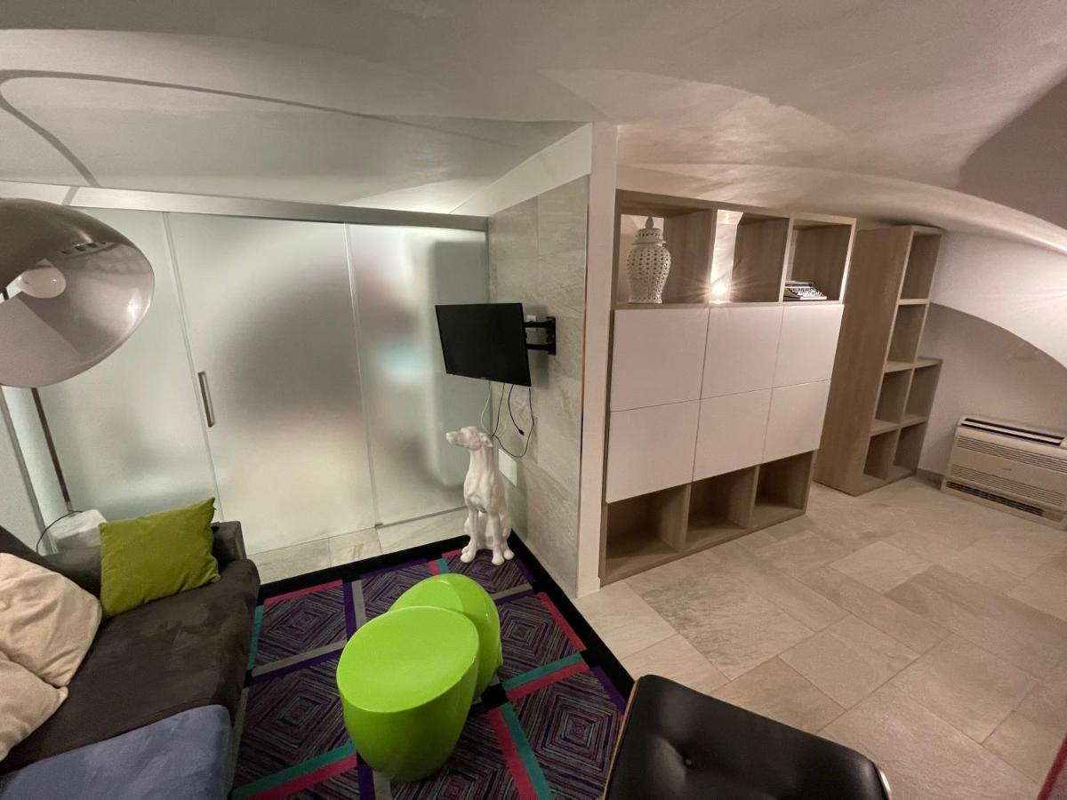 Apartament Loft “Cinema Galleria” Bari Zewnętrze zdjęcie