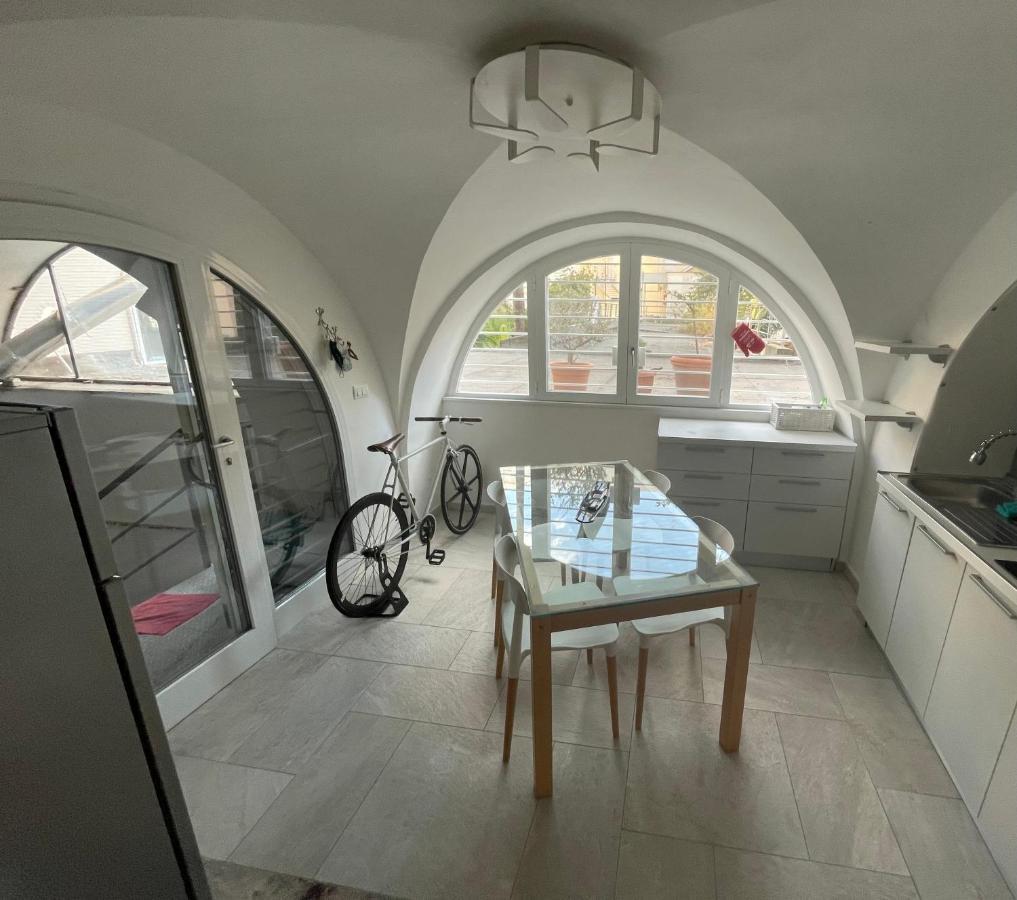 Apartament Loft “Cinema Galleria” Bari Zewnętrze zdjęcie
