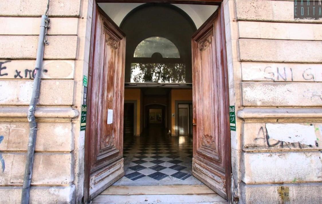 Apartament Loft “Cinema Galleria” Bari Zewnętrze zdjęcie
